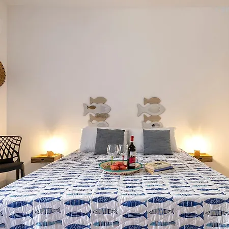 Apartment Hiddengarden With Garden And Jacuzzi In The Center Of The Of *